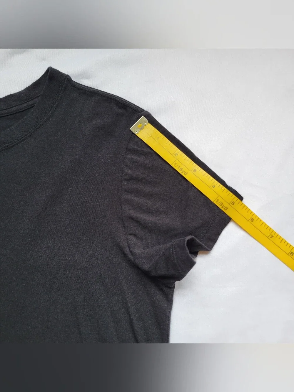 Nike Cropped Athletic Slim Fit Tee Womens Medium With Embroidered Logo Black